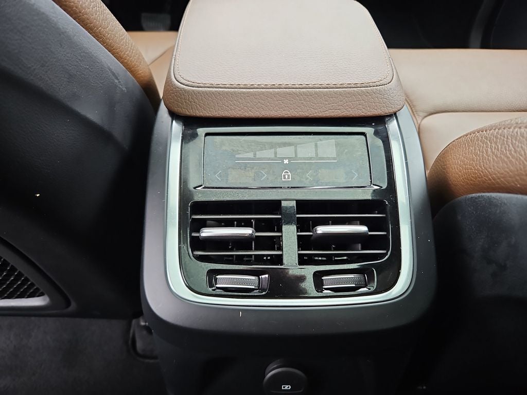 2022 Volvo XC90 Recharge Plug-In Hybrid T8 Inscription Expression 7 Passenger