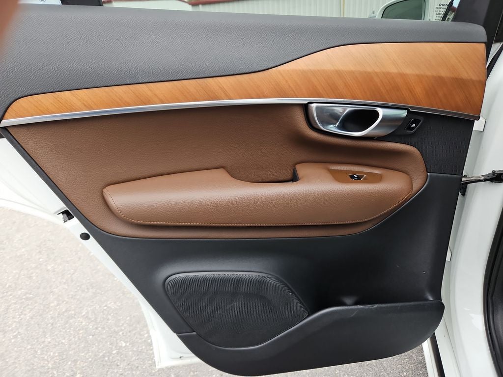 2022 Volvo XC90 Recharge Plug-In Hybrid T8 Inscription Expression 7 Passenger