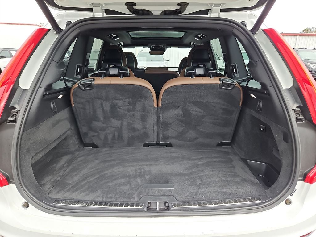 2022 Volvo XC90 Recharge Plug-In Hybrid T8 Inscription Expression 7 Passenger