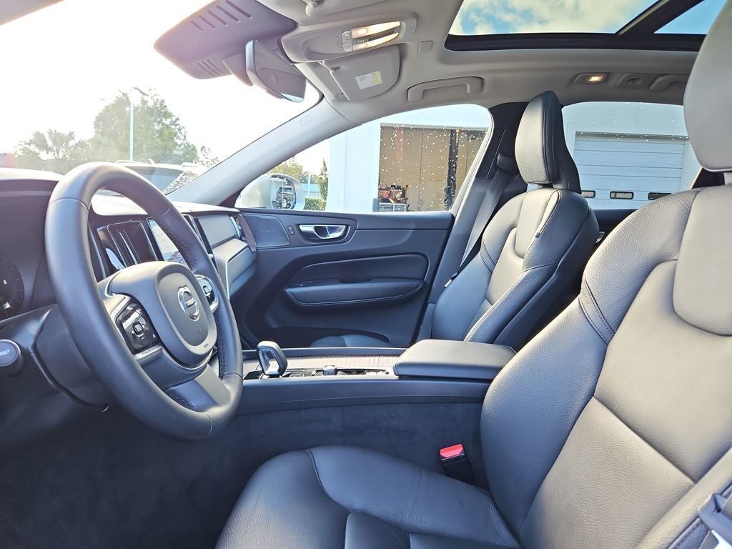 2023 Volvo XC60 B5 Plus Bright Theme