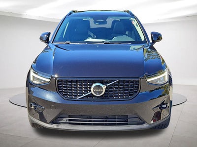2024 Volvo XC40 B5 Plus Dark Theme