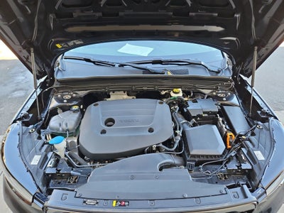 2024 Volvo XC40 B5 Plus Dark Theme